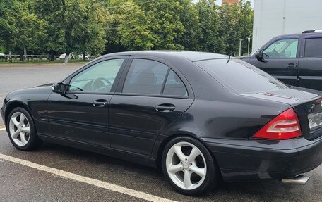Mercedes-Benz C-Класс, 2003 год, 550 000 рублей, 3 фотография