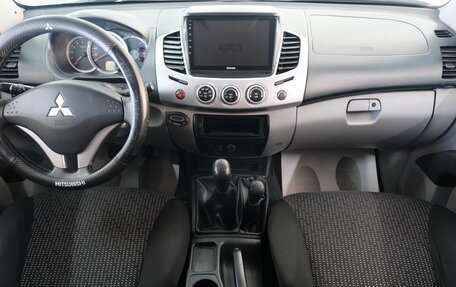 Mitsubishi L200 IV рестайлинг, 2013 год, 1 239 000 рублей, 14 фотография