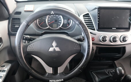 Mitsubishi L200 IV рестайлинг, 2013 год, 1 239 000 рублей, 13 фотография