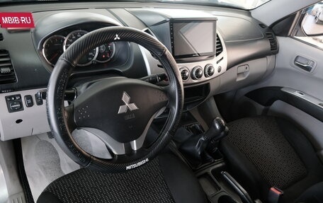 Mitsubishi L200 IV рестайлинг, 2013 год, 1 239 000 рублей, 12 фотография