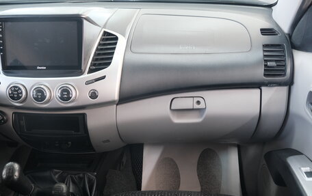 Mitsubishi L200 IV рестайлинг, 2013 год, 1 239 000 рублей, 18 фотография