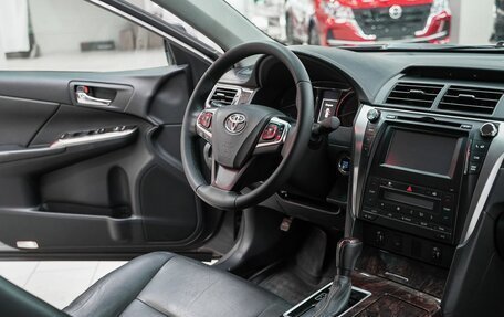 Toyota Camry, 2016 год, 1 849 000 рублей, 14 фотография