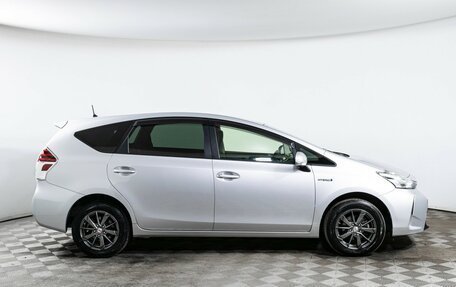 Toyota Prius Alpha I (ZVW40/41), 2017 год, 1 699 000 рублей, 4 фотография