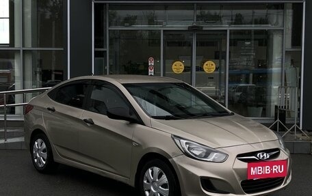 Hyundai Solaris II рестайлинг, 2011 год, 650 000 рублей, 3 фотография