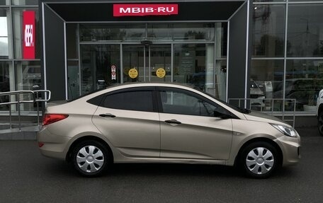 Hyundai Solaris II рестайлинг, 2011 год, 650 000 рублей, 4 фотография