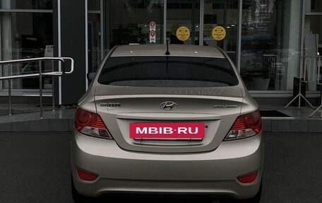 Hyundai Solaris II рестайлинг, 2011 год, 650 000 рублей, 6 фотография