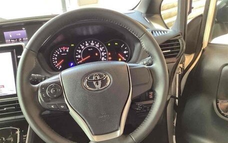 Toyota Voxy III, 2021 год, 2 200 055 рублей, 6 фотография