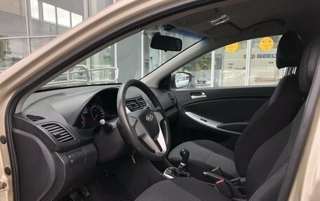 Hyundai Solaris II рестайлинг, 2011 год, 650 000 рублей, 9 фотография