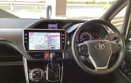 Toyota Voxy III, 2021 год, 2 200 055 рублей, 5 фотография