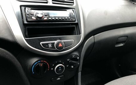 Hyundai Solaris II рестайлинг, 2011 год, 650 000 рублей, 13 фотография
