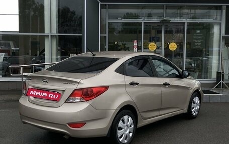 Hyundai Solaris II рестайлинг, 2011 год, 650 000 рублей, 5 фотография