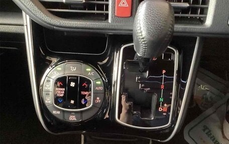 Toyota Voxy III, 2021 год, 2 200 055 рублей, 9 фотография