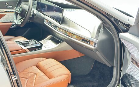 BMW 7 серия, 2022 год, 25 000 000 рублей, 34 фотография