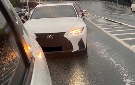 Lexus IS III, 2021 год, 4 750 000 рублей, 2 фотография