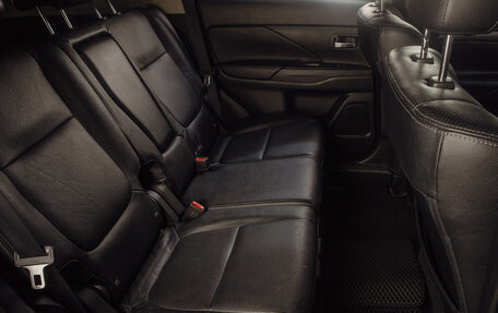 Mitsubishi Outlander III рестайлинг 3, 2015 год, 1 650 000 рублей, 19 фотография