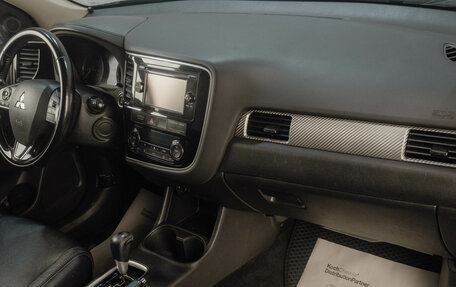Mitsubishi Outlander III рестайлинг 3, 2015 год, 1 650 000 рублей, 9 фотография