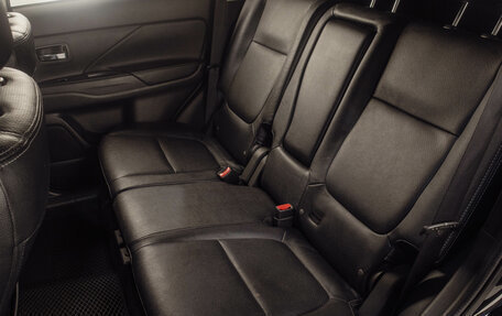 Mitsubishi Outlander III рестайлинг 3, 2015 год, 1 650 000 рублей, 20 фотография