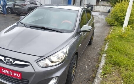 Hyundai Solaris II рестайлинг, 2011 год, 570 000 рублей, 14 фотография