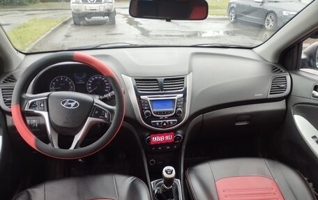 Hyundai Solaris II рестайлинг, 2011 год, 570 000 рублей, 11 фотография