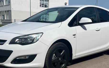 Opel Astra J, 2014 год, 1 000 000 рублей, 10 фотография