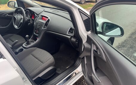 Opel Astra J, 2014 год, 1 000 000 рублей, 18 фотография