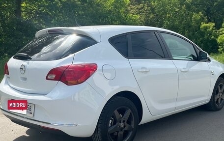 Opel Astra J, 2014 год, 1 000 000 рублей, 6 фотография