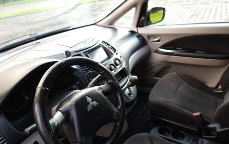 Mitsubishi Grandis, 2005 год, 710 000 рублей, 7 фотография