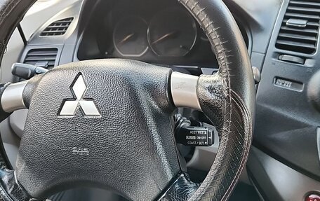Mitsubishi Grandis, 2005 год, 710 000 рублей, 12 фотография