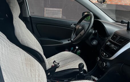 Hyundai Solaris II рестайлинг, 2014 год, 880 000 рублей, 5 фотография