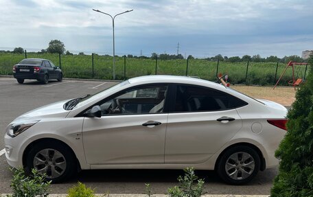 Hyundai Solaris II рестайлинг, 2014 год, 880 000 рублей, 2 фотография