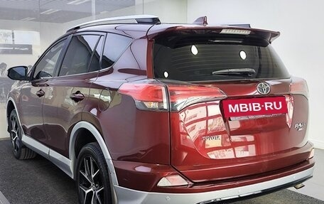 Toyota RAV4, 2017 год, 2 415 000 рублей, 8 фотография