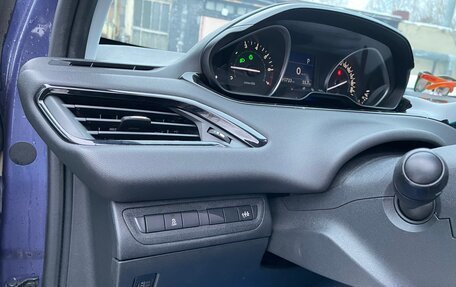 Peugeot 208 II, 2013 год, 21 фотография