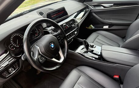 BMW 5 серия, 2019 год, 3 900 000 рублей, 6 фотография