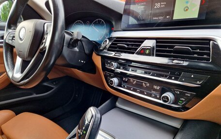 BMW 5 серия, 2018 год, 2 850 000 рублей, 19 фотография