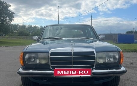 Mercedes-Benz W123, 1984 год, 2 300 000 рублей, 10 фотография