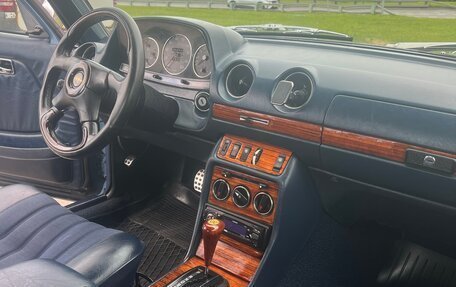 Mercedes-Benz W123, 1984 год, 2 300 000 рублей, 24 фотография