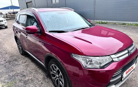 Mitsubishi Outlander III рестайлинг 3, 2014 год, 2 450 000 рублей, 2 фотография