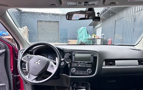 Mitsubishi Outlander III рестайлинг 3, 2014 год, 2 450 000 рублей, 6 фотография