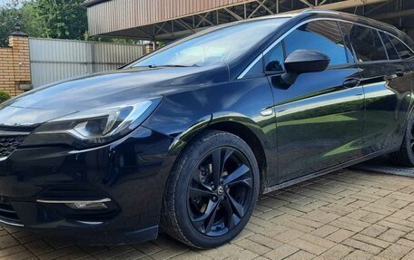 Opel Astra K, 2020 год, 1 350 000 рублей, 2 фотография