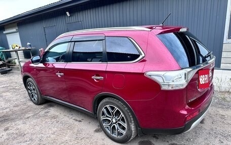 Mitsubishi Outlander III рестайлинг 3, 2014 год, 2 450 000 рублей, 5 фотография