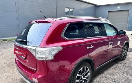 Mitsubishi Outlander III рестайлинг 3, 2014 год, 2 450 000 рублей, 3 фотография