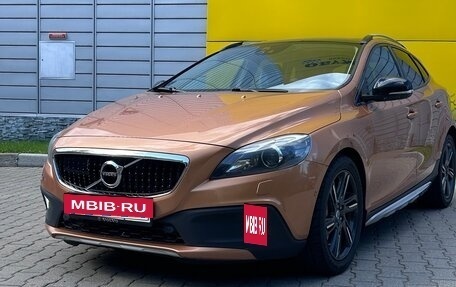 Volvo V40 Cross Country I, 2013 год, 1 749 000 рублей, 24 фотография