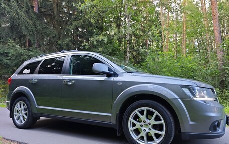 Dodge Journey I, 2011 год, 1 490 000 рублей, 2 фотография
