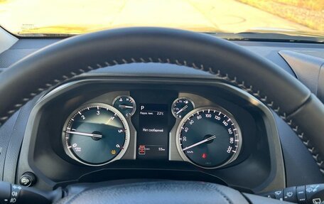 Toyota Land Cruiser Prado 150 рестайлинг 2, 2022 год, 6 800 000 рублей, 12 фотография