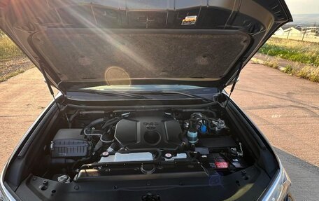 Toyota Land Cruiser Prado 150 рестайлинг 2, 2022 год, 6 800 000 рублей, 16 фотография