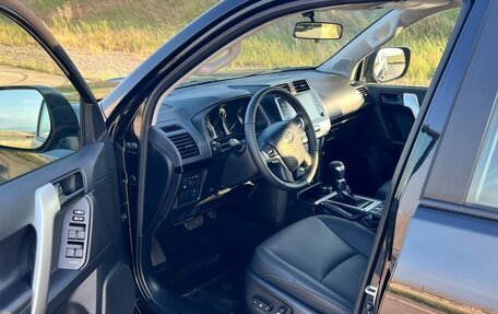 Toyota Land Cruiser Prado 150 рестайлинг 2, 2022 год, 6 800 000 рублей, 18 фотография