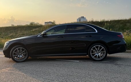 Mercedes-Benz E-Класс, 2022 год, 5 950 000 рублей, 3 фотография