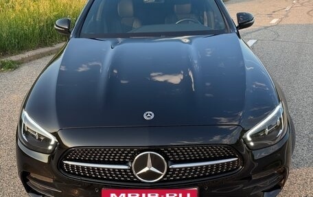 Mercedes-Benz E-Класс, 2022 год, 5 950 000 рублей, 6 фотография