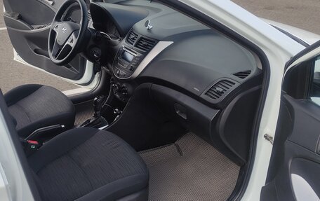 Hyundai Solaris II рестайлинг, 2014 год, 890 000 рублей, 12 фотография