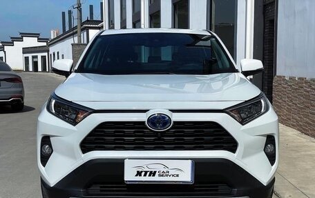 Toyota RAV4, 2022 год, 2 540 000 рублей, 2 фотография